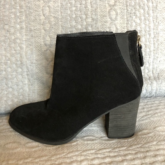 Urban Outfitters black suede booties - Picture 4 of 13